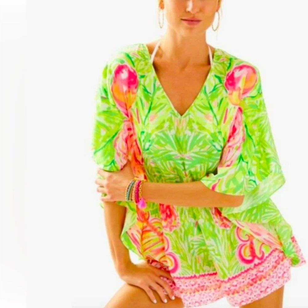 Lilly Pulitzer Green and Pink Tropical Mai romper
Very HTF 🦄